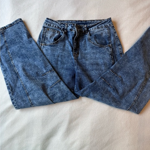 Amazon Blue Straight Leg Jeans - Picture 1 of 5